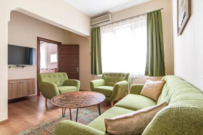 Elegant & Stylish 2 Bedroom Top Central Apartment
